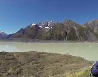Tasman Glacier, met meer en stukken ijs.