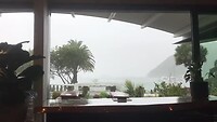Regenbui tijdens de lunch