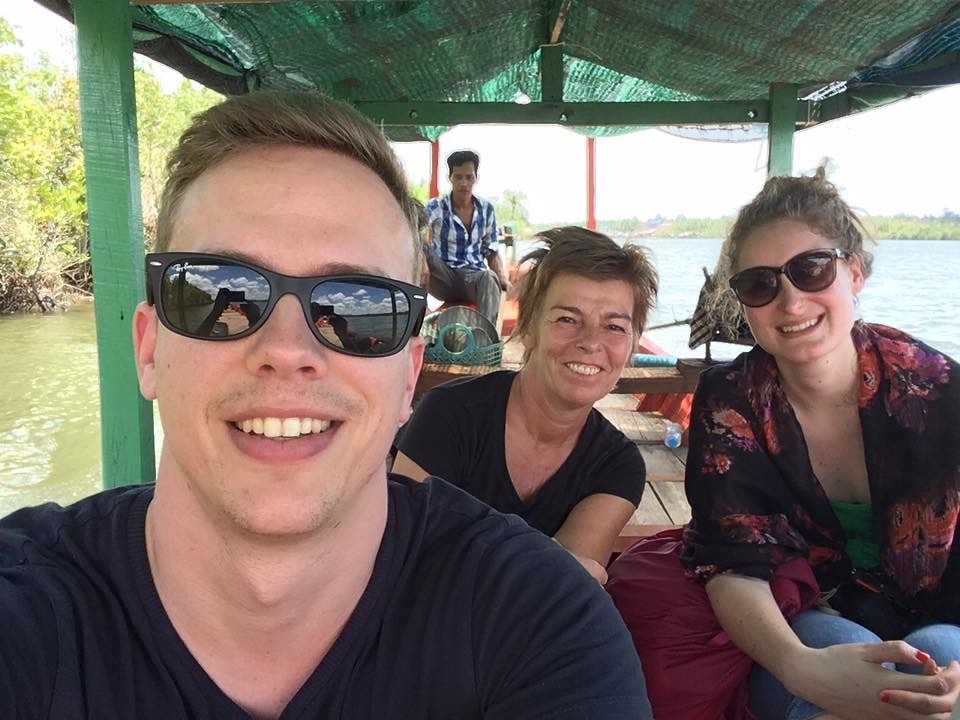 Op de boot naar chi phat