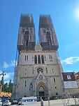 1000027212