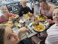 Hapje eten in het restaurant op de camping!