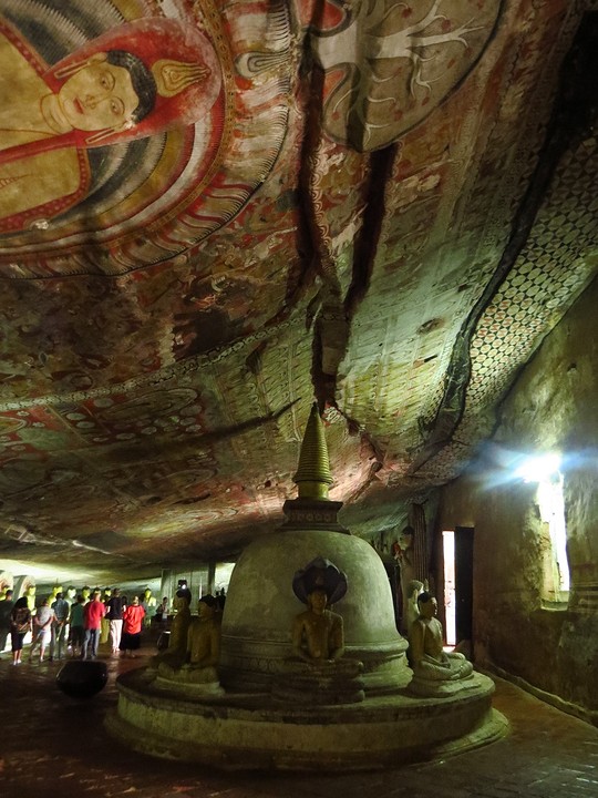 Binnen in de tempel