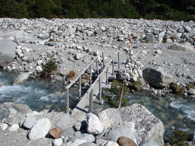 vor 19 Jahren noch keine Brücke....