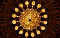sultan-qaboos-grand-mosque-in-muscat-oman-chandelier