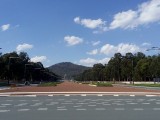 Anzac Parade naar het Australian War Memorial