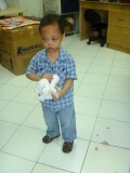 Ken met knuffel