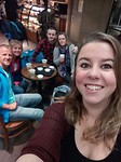 Nog ff een bakkie met het ontvangst comite op Schiphol