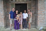 Samen op de foto met de familie van Faisal