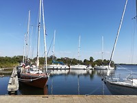 Daar liggen we