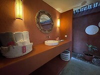 160462EB-1567-42DE-BED1-5060DBE32484