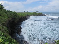 zwart strand bij Tanah Lot