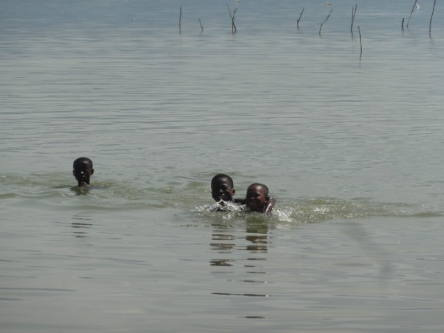 Zwemmen in Lake Bosumtwi.