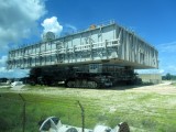 Crawler transporter. Topsnelheid 3 km/uur