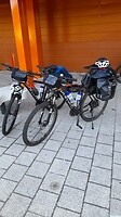Fietsen staan klaar om op te stappen.