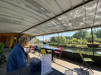Lekker biertje gedronken op de boot op de Somme