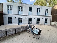 Fietsenstalling bij de ijsmevrouw.