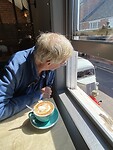 Koffie met uitzicht op de bus