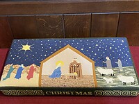 Kerstkussen in de kerk