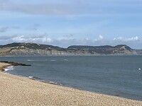 Het kiezelstrand