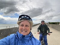 Fietsen langs zee