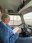 Lezen op het autostrand