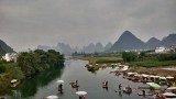 Fietsen langs Yulong river
