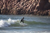 5-overal-langs-de-kust-surfen