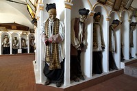 Koudounaris_Gangi-Sicily-mummified-priests