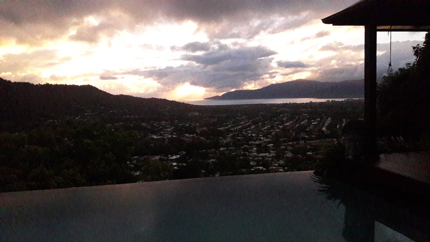Ons uitzicht vanuit onze AirB&B in Cairns