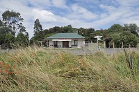 huis tegenover meer