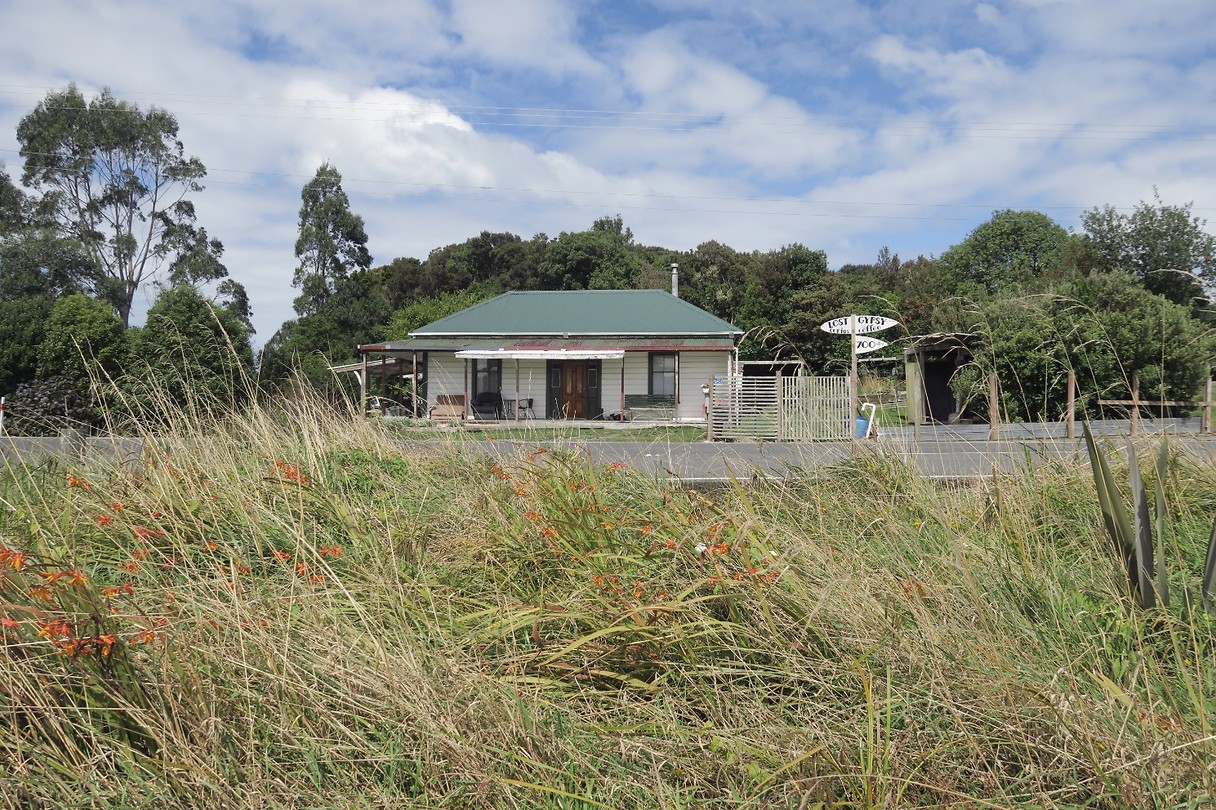 huis tegenover meer