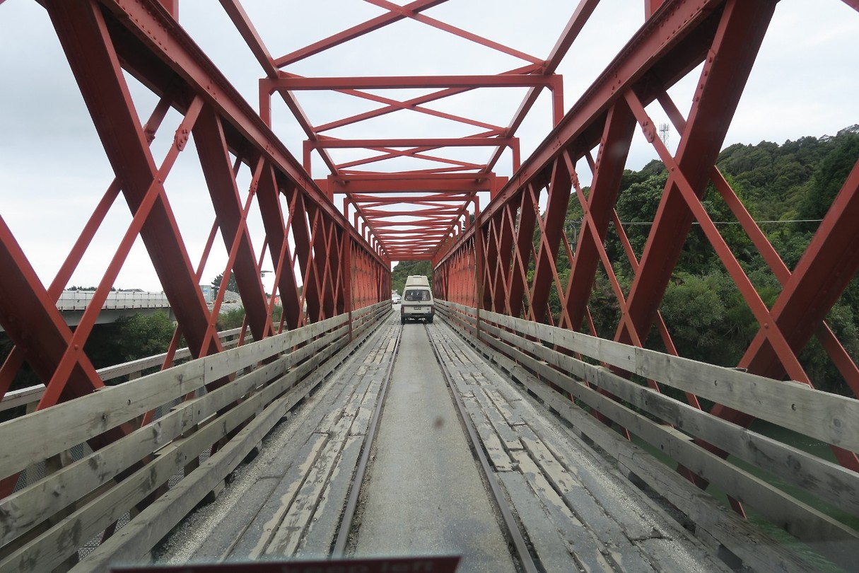 smalle brug boven Hokitika