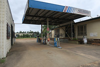 tankstation in de rimboe onderweg