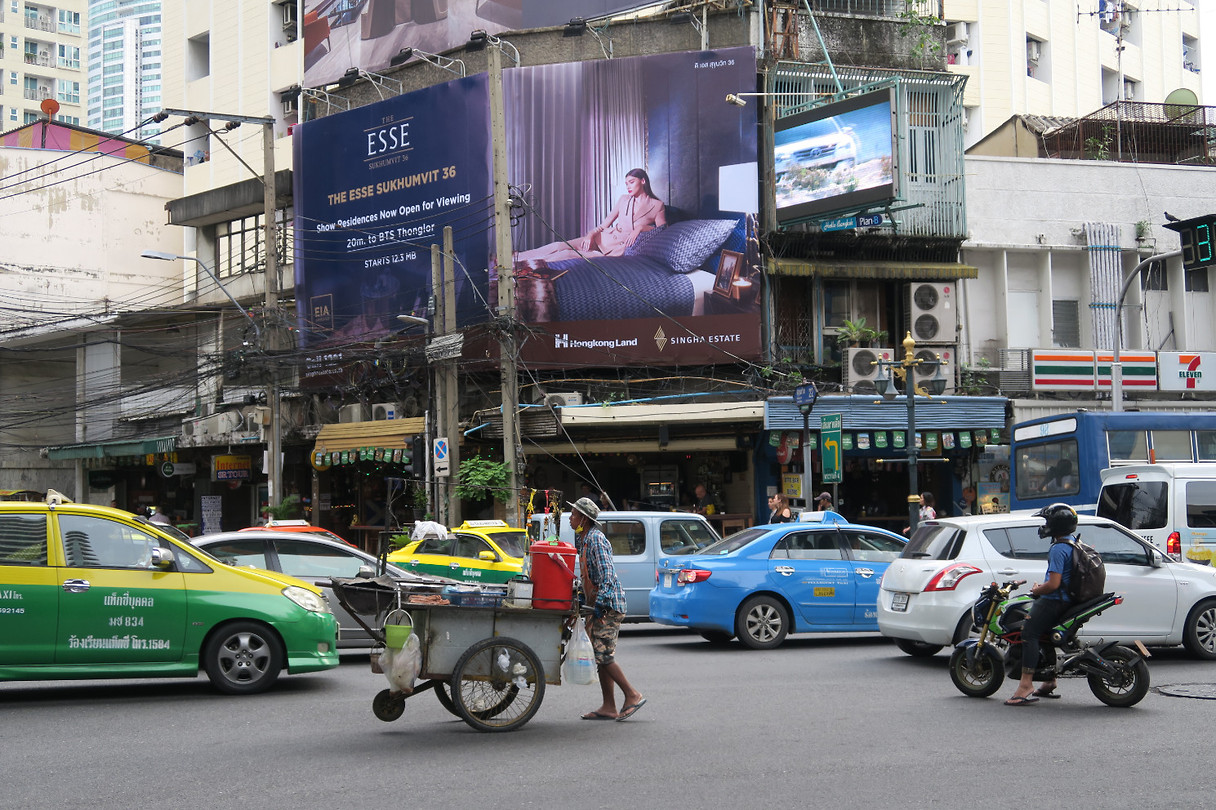 Bangkok.En nu maar even oversteken.