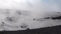 Wandelen op richel slapende 🌋