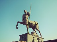 Bronzen beeld van een centaur.