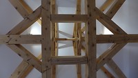 Der Turm, als we van uit ons bed naar boven kijken