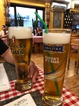 BIertje met een rietje