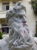 Auckland, Mozes heeft een bloedneus