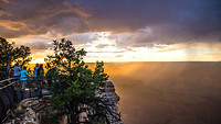 Mooie uitzichten op de Grand Canyon na een hevige regenbui