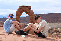 Zo kan je ook op de foto met Delicate Arch