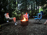 Fikkie stoken op de campground in Ukee