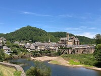 Estaing, mooi dorpje