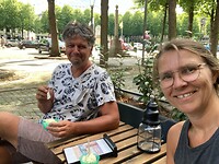sorbetijsje eten in Maaseik