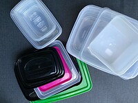 plastic bakjes!