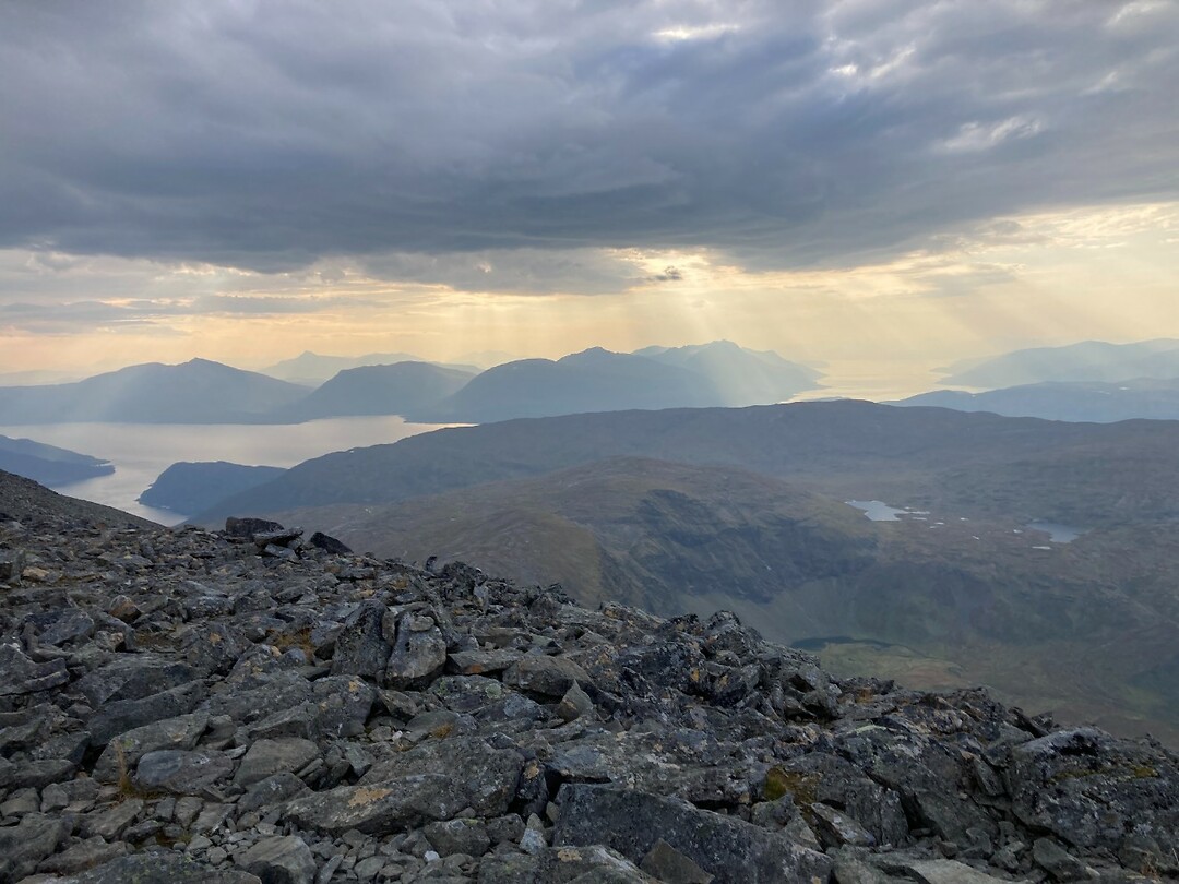 vanaf de top van Tromsdalstinden