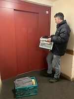 wachten op de lift van de 4e naar de 6e etage