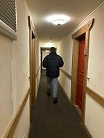 aan het eind van de gang is onze studio