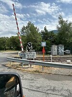 un train peut en cacher un autre