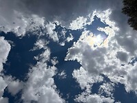 toch nog zon tussen de wolken door